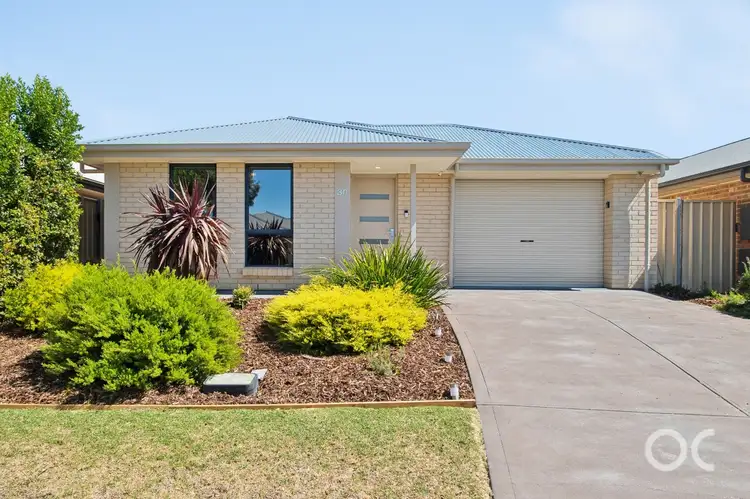 30 Whistlers Avenue