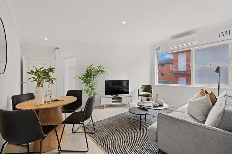 14/11 Myra Road