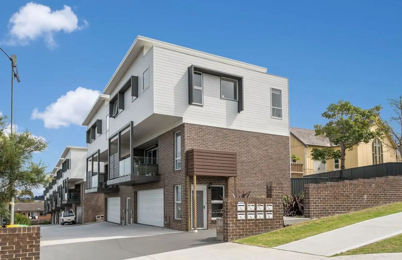 Main view of Homely townhouse listing, 7/37 Bridge Street, Coniston NSW 2500