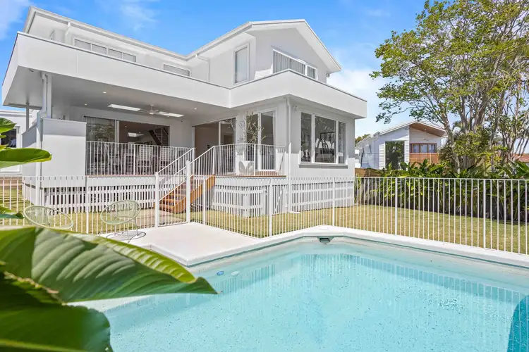 13 Lind Avenue, Southport QLD 4215