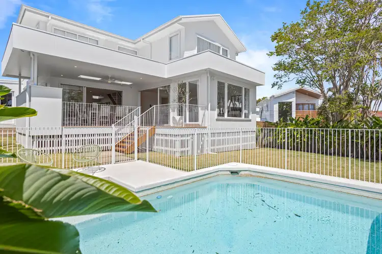 13 Lind Avenue, Southport QLD 4215