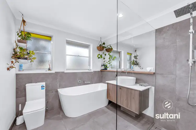 Fifth view of Homely house listing, 27 Amalfi Drive, Endeavour Hills VIC 3802