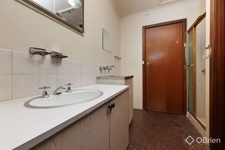 Sixth view of Homely unit listing, 1/17A Schubert Crescent, Wodonga VIC 3690