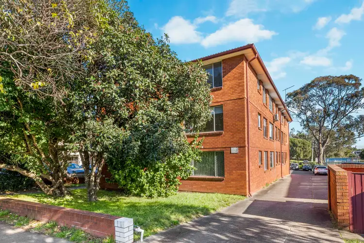 Main view of Homely unit listing, 8/90 Regent Street, Regents Park NSW 2143
