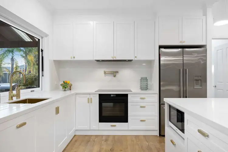 Sixth view of Homely house listing, 10 Castlewellan Boulevard, Hillside VIC 3037