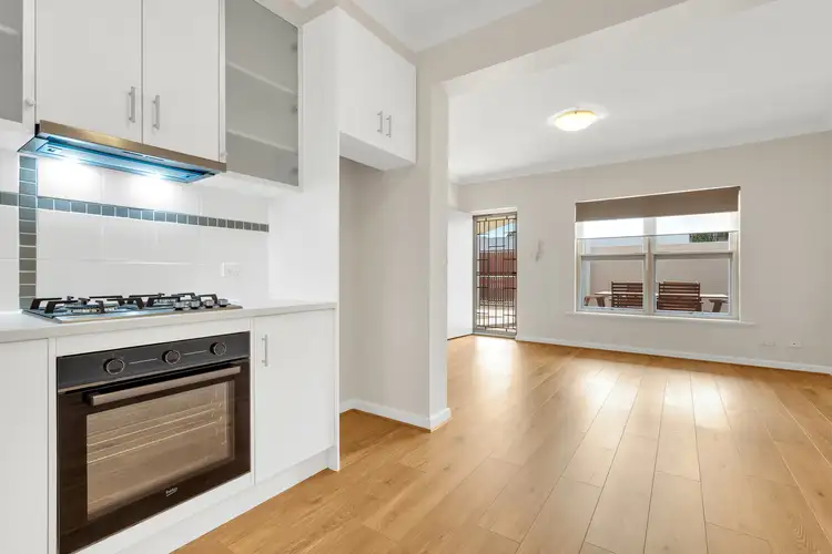 4/2 Kyle Street