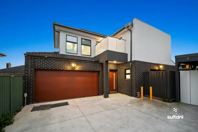 2/13 Myrtle Grove, Doveton VIC 3177