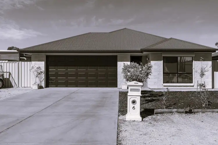 6 Eyre Street, Loxton SA 5333
