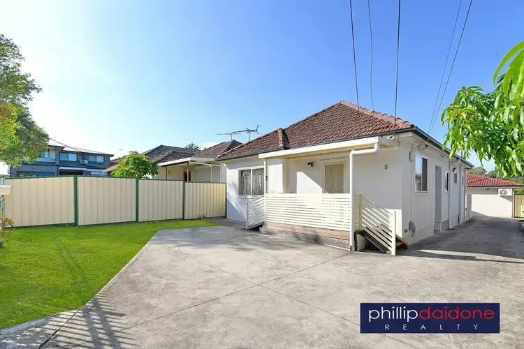 5 Magney Avenue
