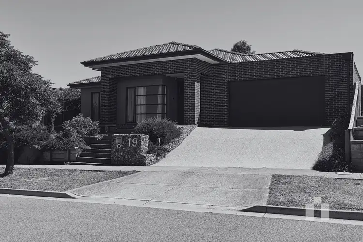 19 Lillian Street, Doreen VIC 3754