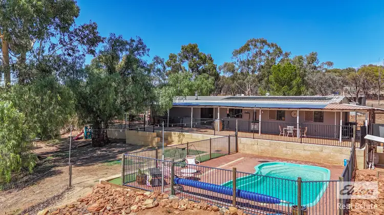 12 Clarkson Street, West Toodyay WA 6566