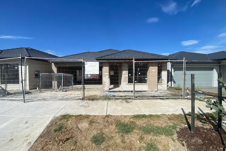 38 Proserpine Crescent, Donnybrook VIC 3064
