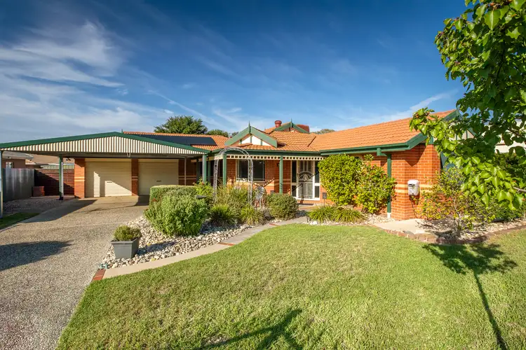 449 Schaefer Street, Lavington NSW 2641
