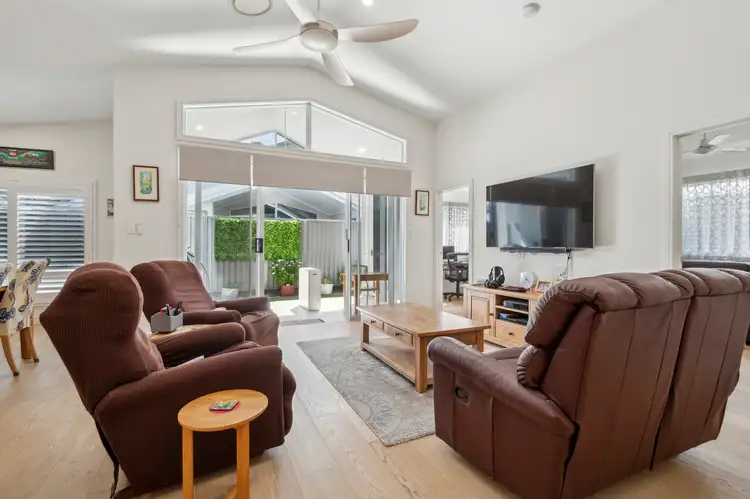 22/11 McIntosh Crescent