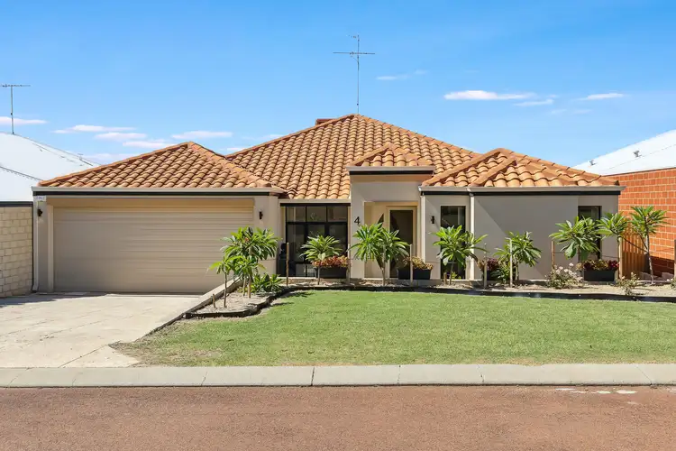 4/4 Maywood Way, Wannanup WA 6210