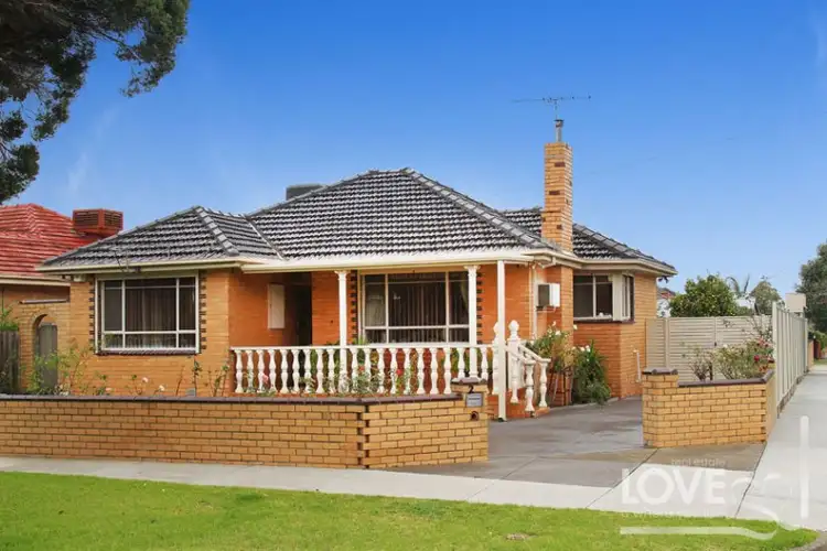 2 Rosenthal Crescent, Reservoir VIC 3073