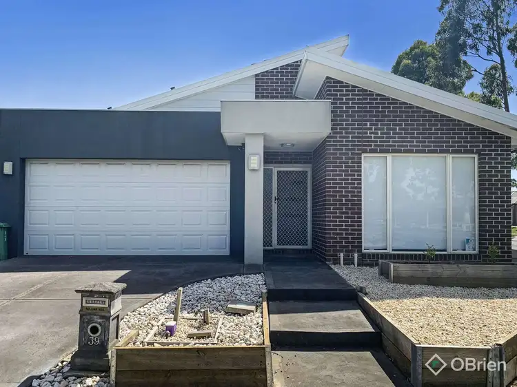 39 Connewara Crescent, Clyde North VIC 3978