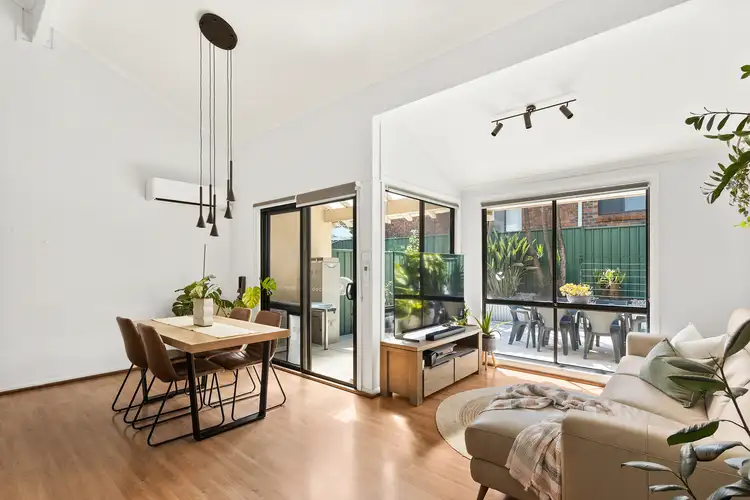 2/23 Grasmere Street, Mount Saint Thomas NSW 2500