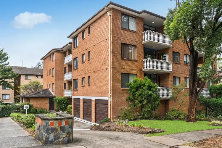 5/16 Hampton Court Road, Carlton NSW 2218