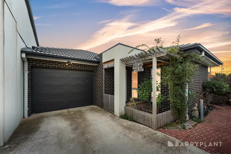 4/4 Neimur Avenue, Deer Park VIC 3023