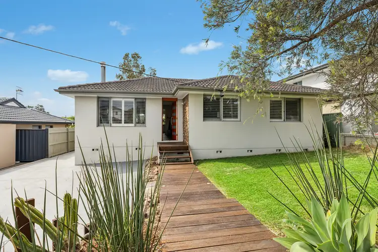 11 Alistair Avenue, Forresters Beach NSW 2260