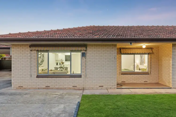 2/23 Angus Avenue