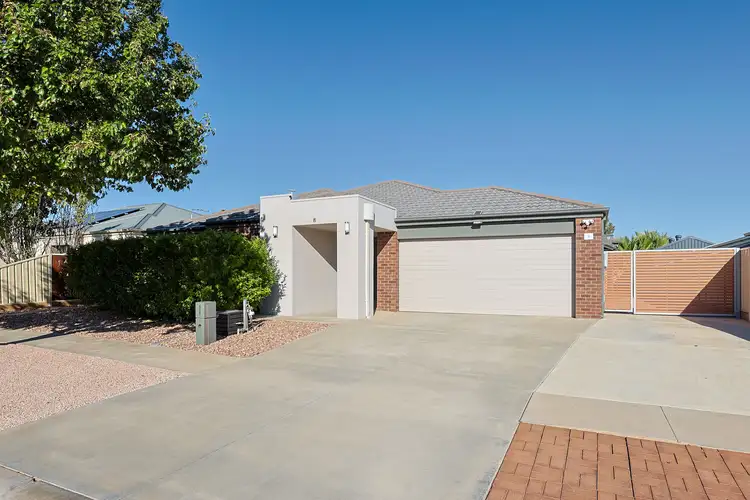 8 Flynn Drive