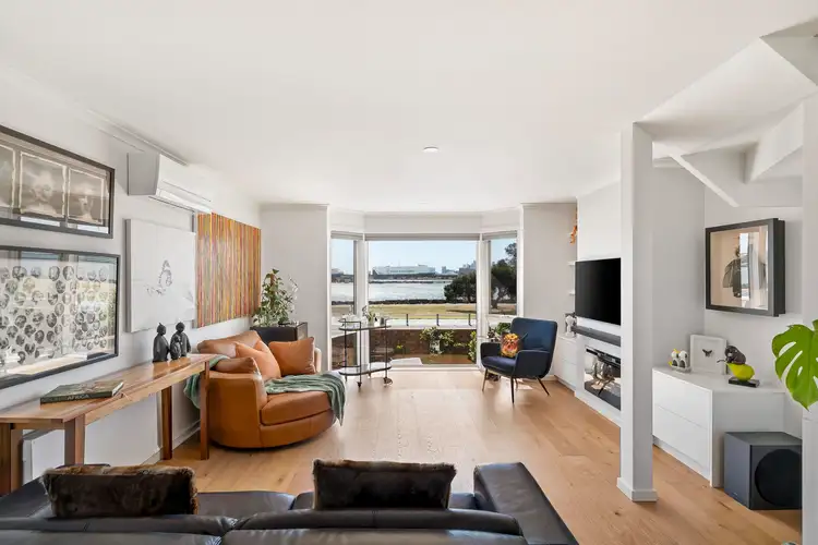 2/54 The Strand, Williamstown VIC 3016