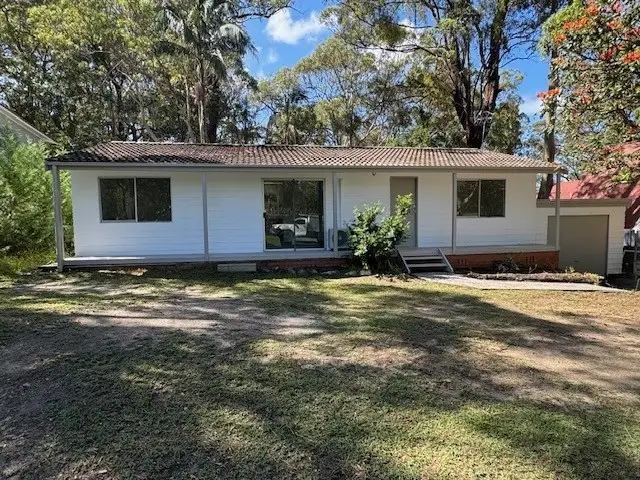 11 Fourth Ridge Road, Smiths Lake NSW 2428