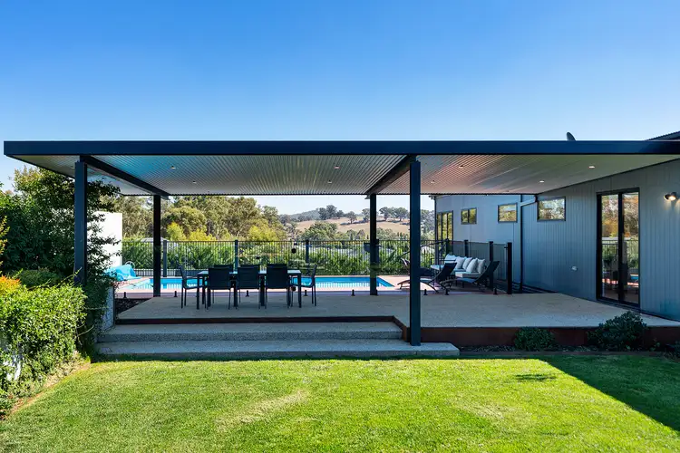 6 Captain Day Road, Campbells Creek VIC 3451