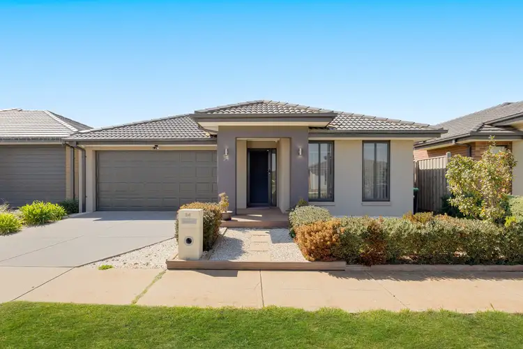 54 Murray Road, Thornhill Park VIC 3335