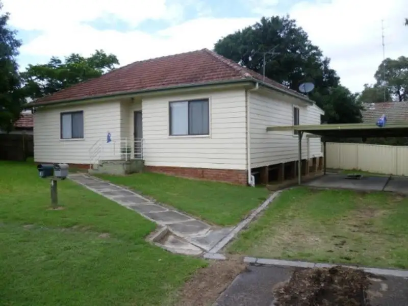 Main view of Homely unit listing, 2/4 Morgan Crescent, Raymond Terrace NSW 2324