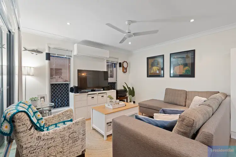 4/8 Lackeen Street