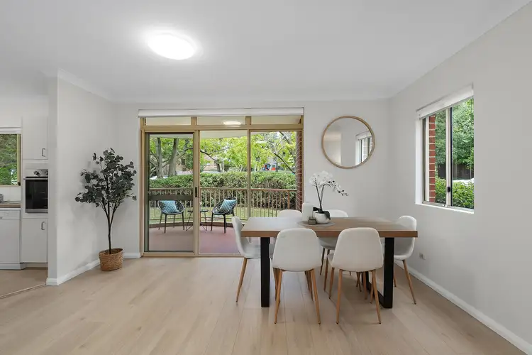 2/2 Bellbrook Avenue, Hornsby NSW 2077