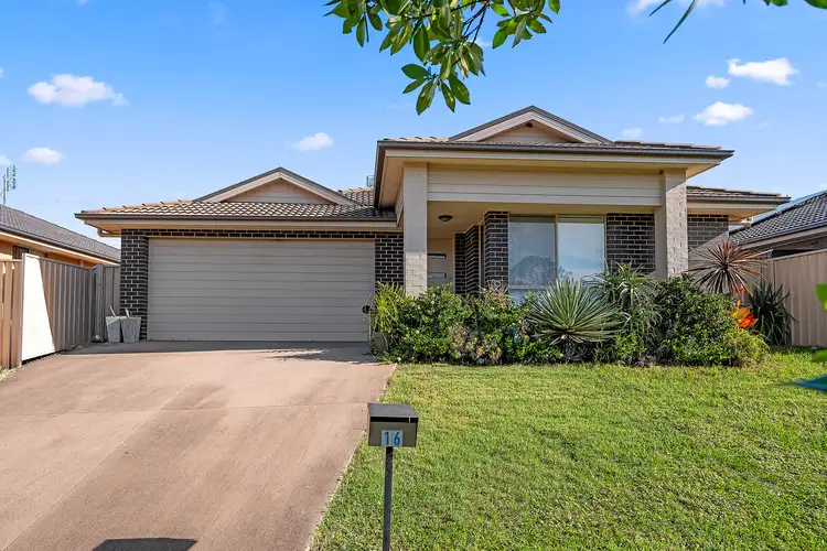16 Mahogany Crescent