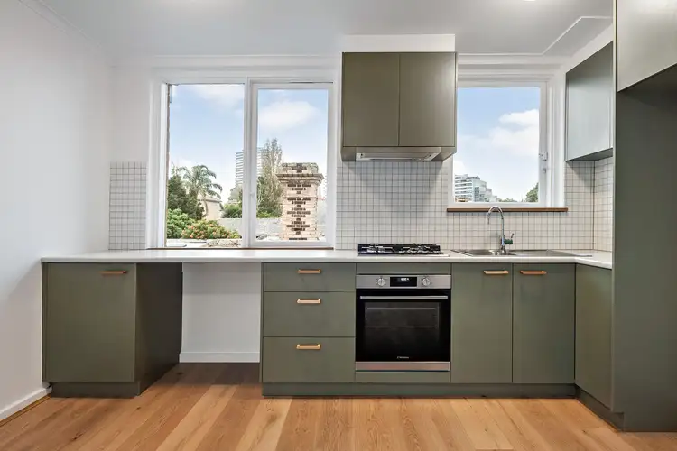 8/10 Gurner Street, St Kilda VIC 3182