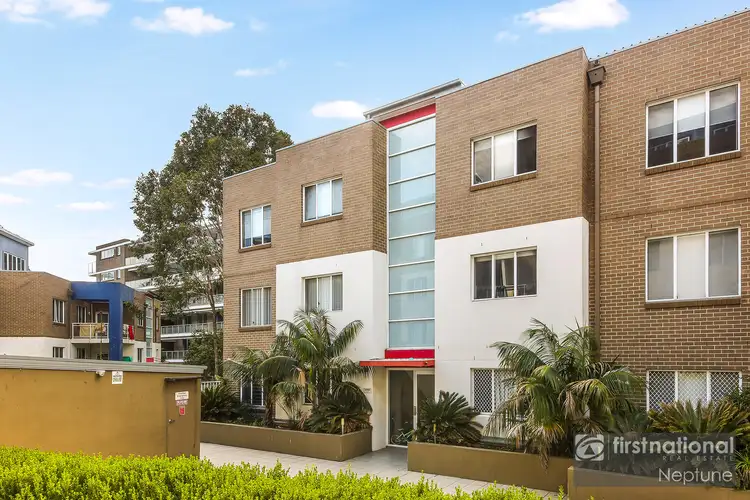 3/2-12 Civic Avenue, Pendle Hill NSW 2145