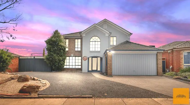 19 Gleneagles Drive