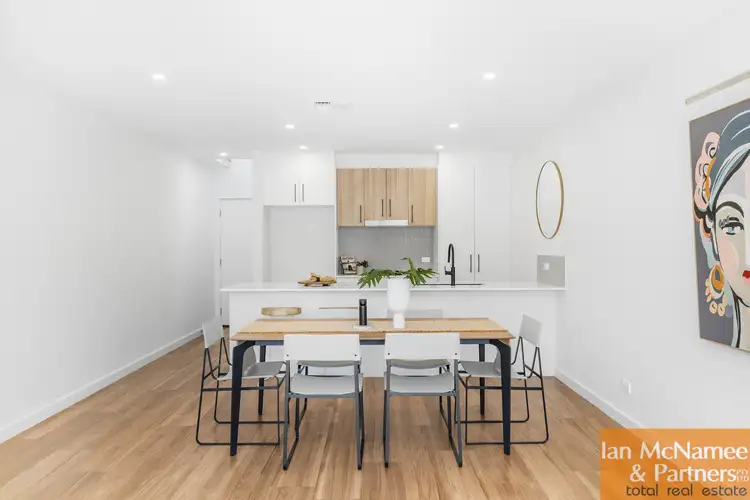 2/98 Tharwa Road, Queanbeyan NSW 2620