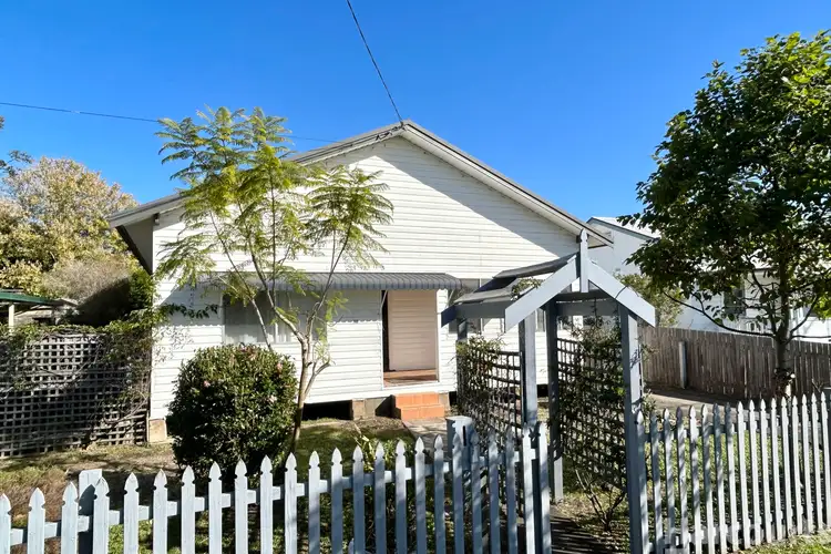 18 Bain Street