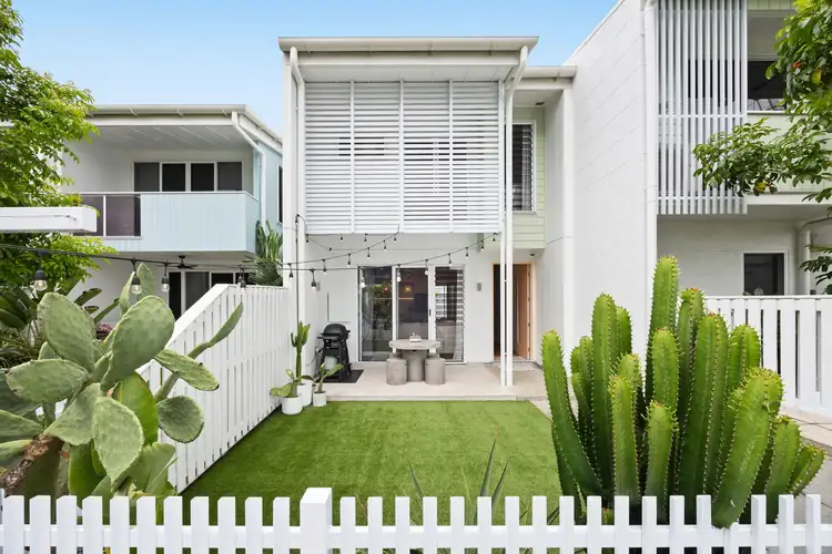 8 Kombi Street, Bokarina QLD 4575