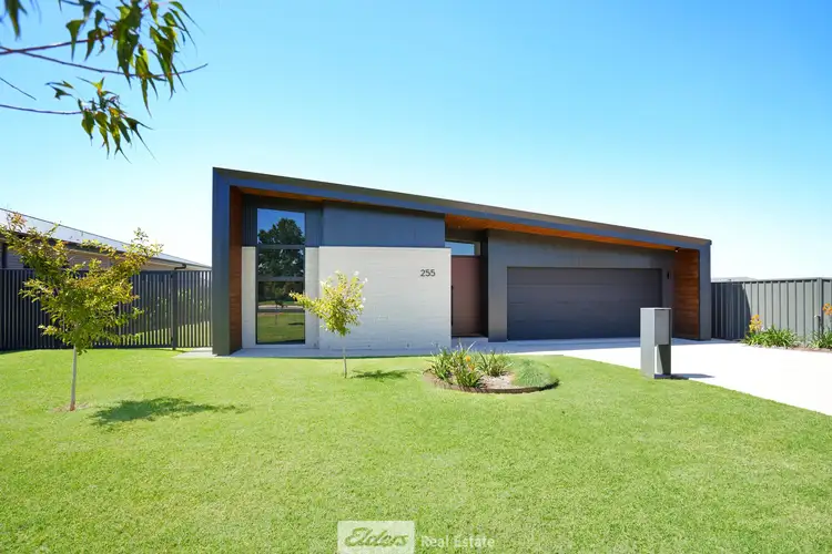 255 Clifton Boulevard, Griffith NSW 2680