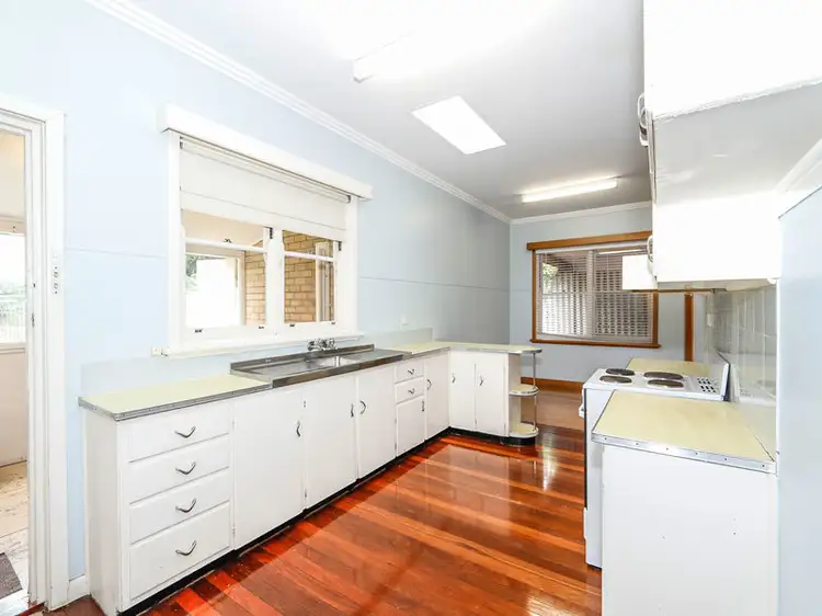 26 Sixth Avenue, Kensington WA 6151