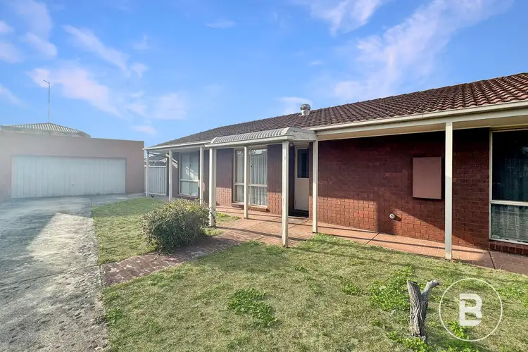 8 Symons Street, Wendouree VIC 3355