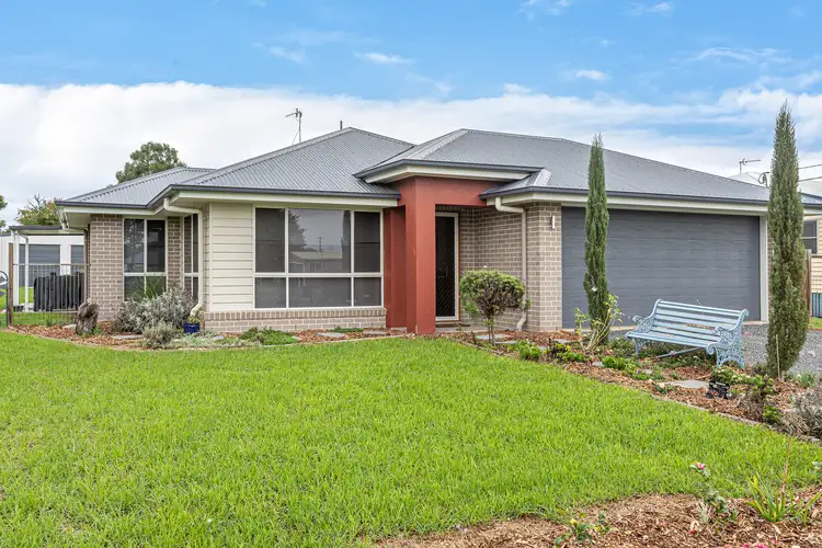 29 George St, Clifton QLD 4361