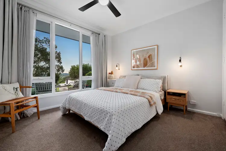 Fifth view of Homely house listing, 19 Amsdale Avenue, Macquarie Hills NSW 2285