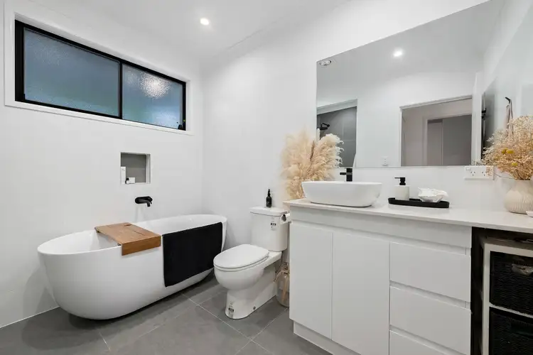 Sixth view of Homely house listing, 19 Amsdale Avenue, Macquarie Hills NSW 2285