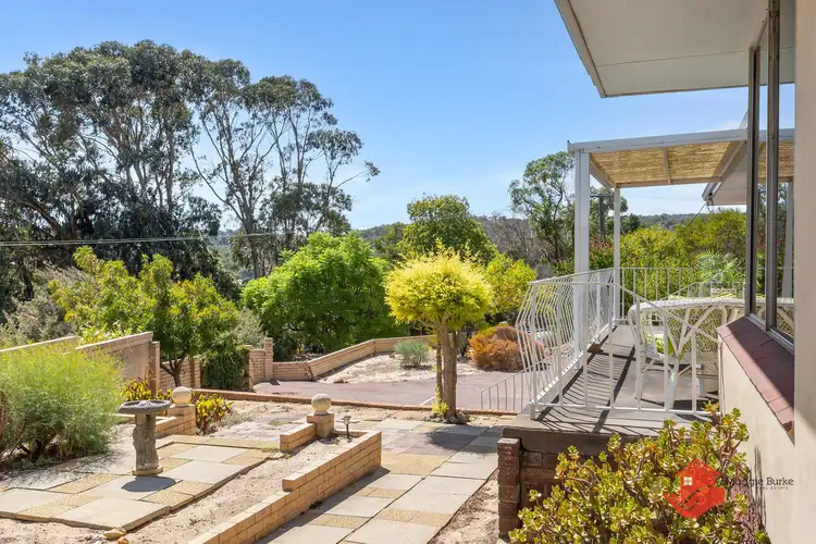 8 Harrison Road, Mount Richon WA 6112