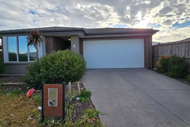 4 Josie Lane, Cranbourne East VIC 3977