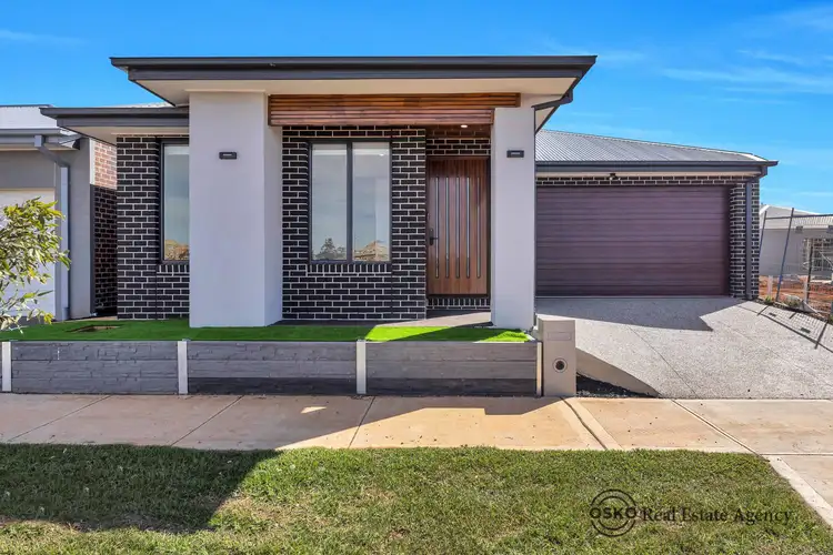 9 Chol Street, Thornhill Park VIC 3335